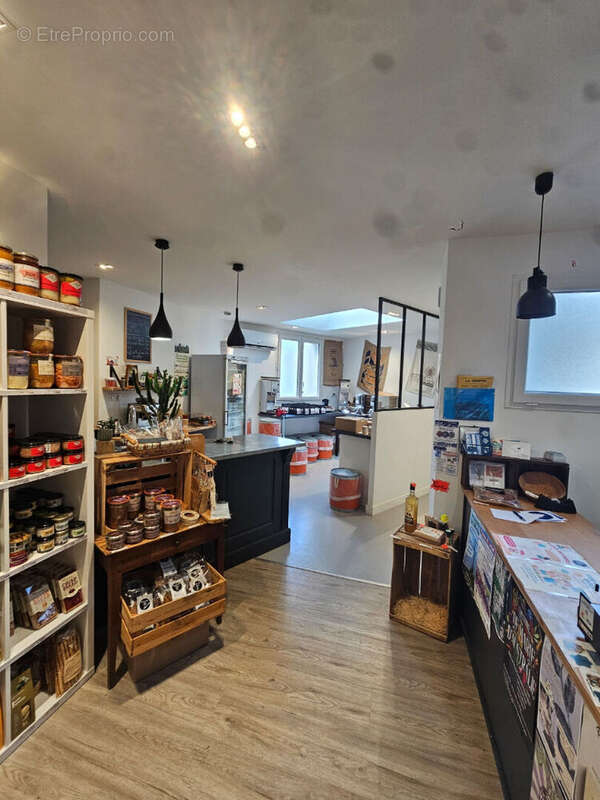 Commerce à THOUARCE