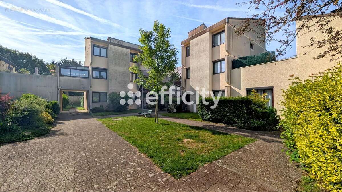 Appartement à LOGNES