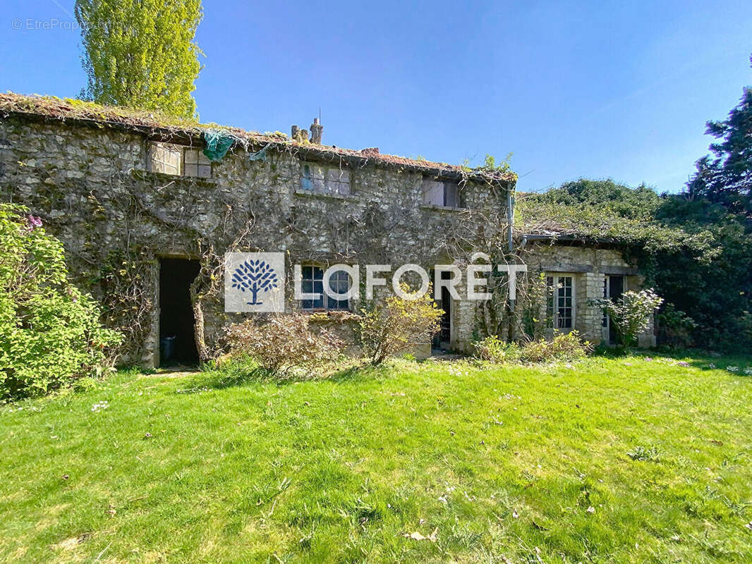 Maison à SAINT-NOM-LA-BRETECHE