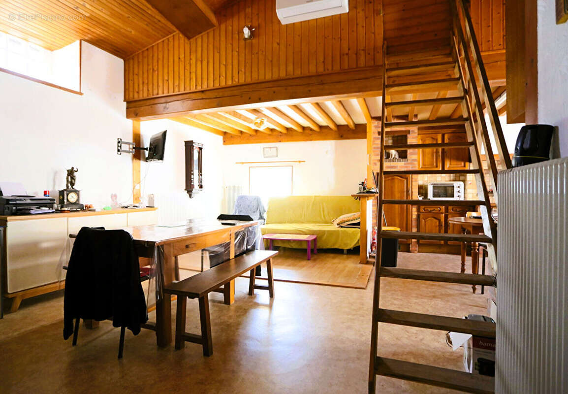 Maison à AUGEROLLES