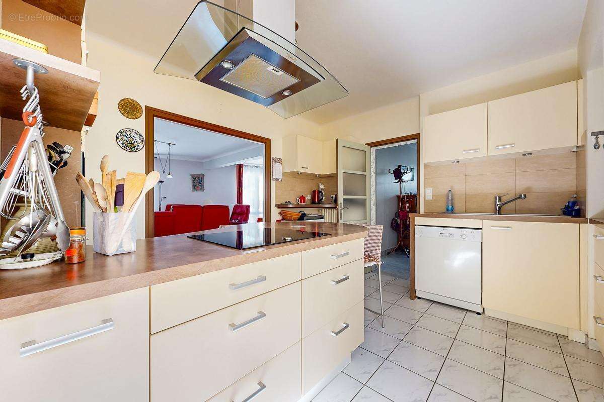 Très beau Duplex  5 chambres centre ville questembert 168 m² - photo 5