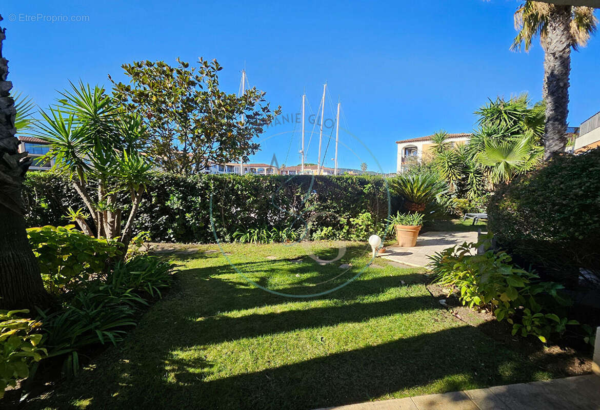Appartement à COGOLIN