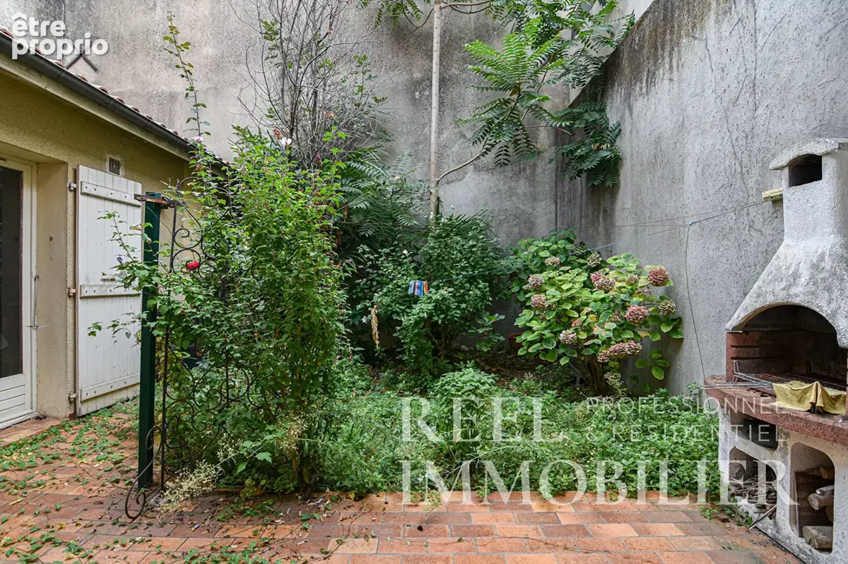 Maison de ville avec cour et garage - Proche place de la Patte d'Oie - photo 9
