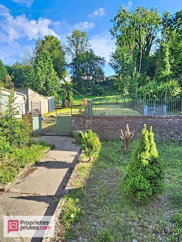 Maison de Maître  rénovée avec jardin de 545 m² et terrain constructible - photo 4