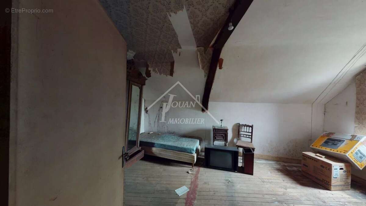 Maison à BELLENAVES