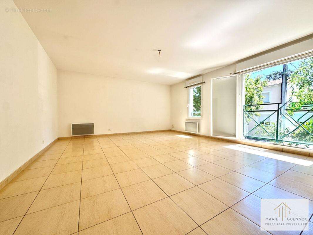 Beau T3 de 63m2 vendu avec garage et place de stationnement - photo 4