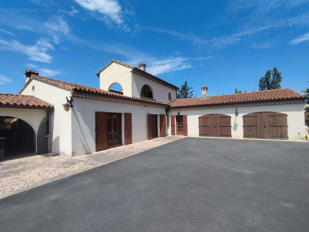 Maison 295 m² à Saint-Victor  - photo 11
