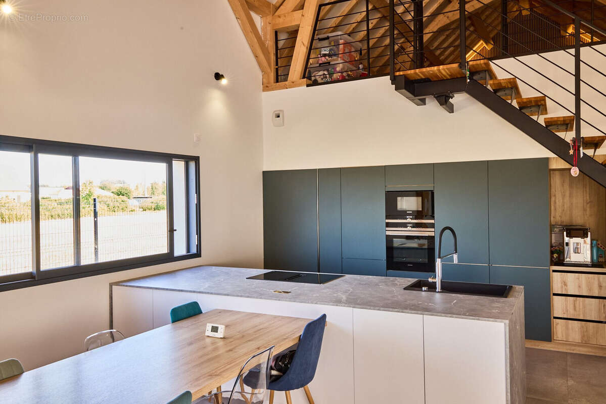 Maison 195 m² à Sainte-Maure  - photo 9