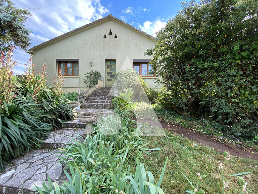 Maison à SAINT-SYMPHORIEN