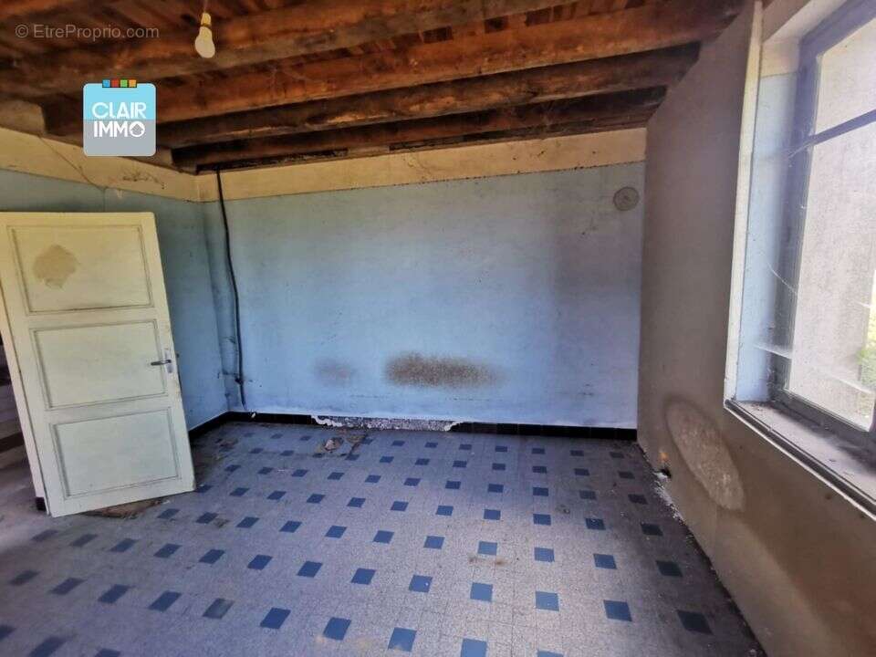 Maison de 123 m² à rénover à SORNAY 