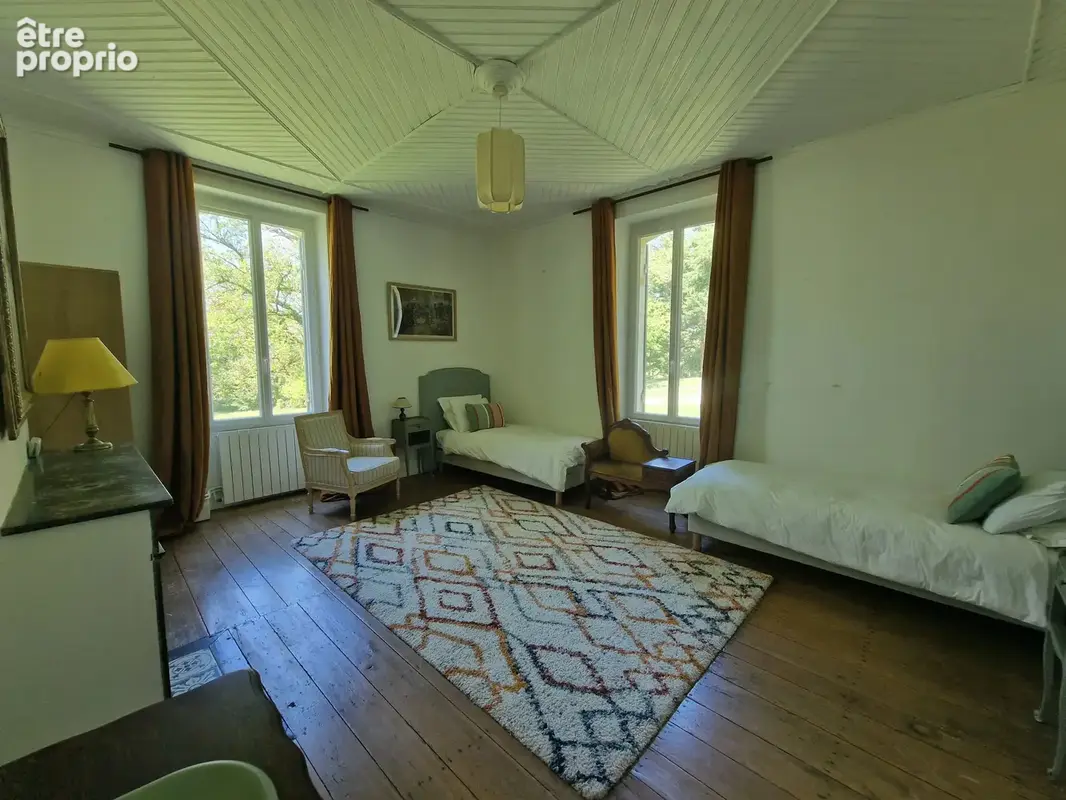 Maison de maitre à l'entrée du village - photo 10