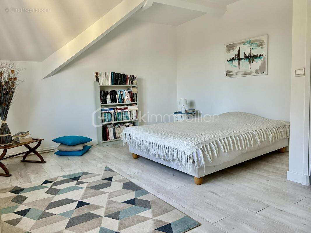 Maison 8 pièces 5 chambres de 205m² à VILLEBLEVIN (89340) - photo 12