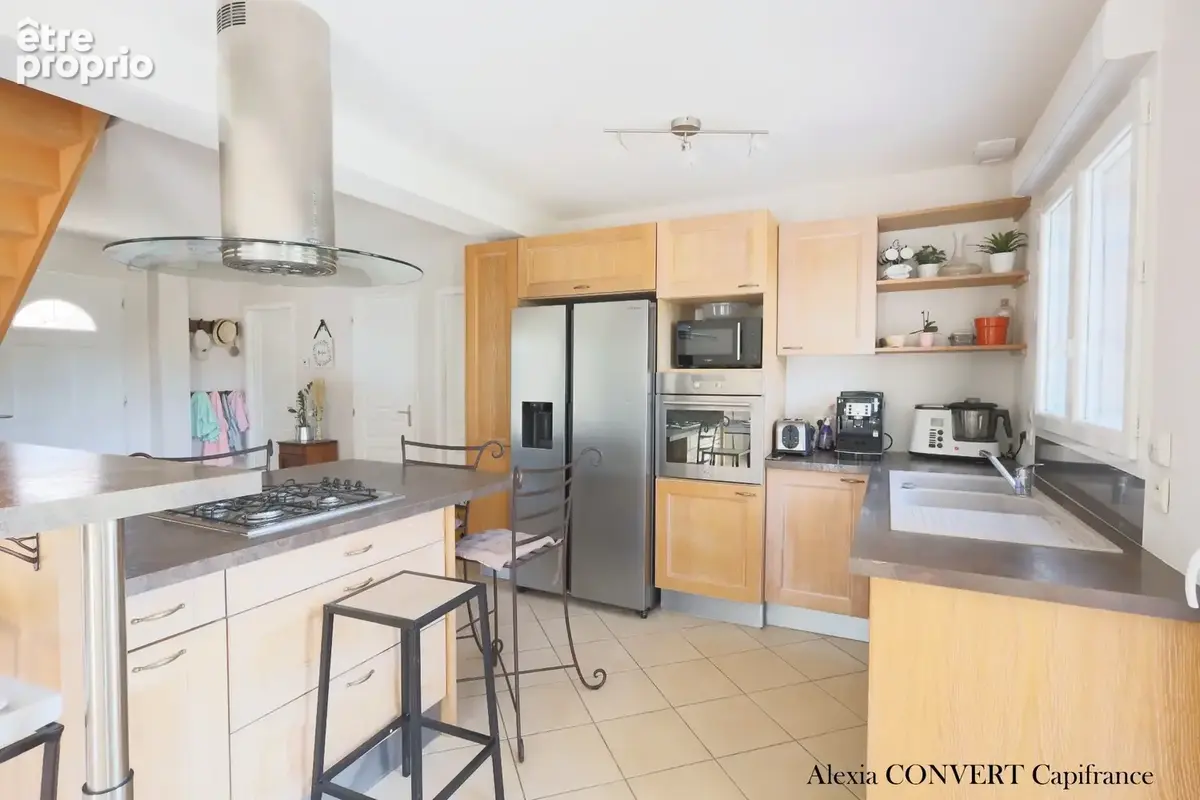 Maison familiale 5 pièces 135m² + terrain 1200m² CURTAFOND - photo 6
