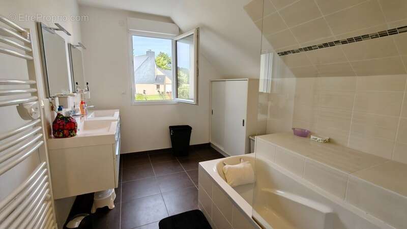 Maison à SAINT-ARMEL