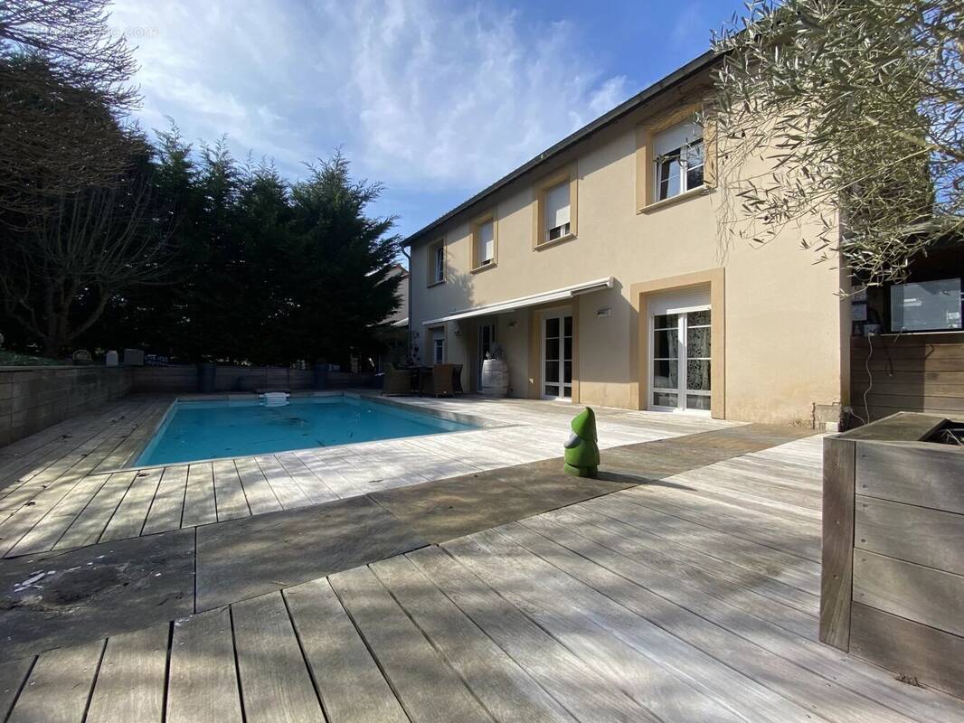 Maison à JOUY-AUX-ARCHES