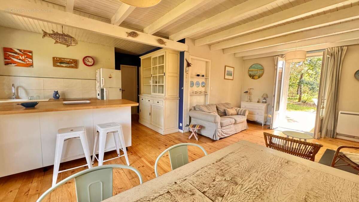 Maison à ARES