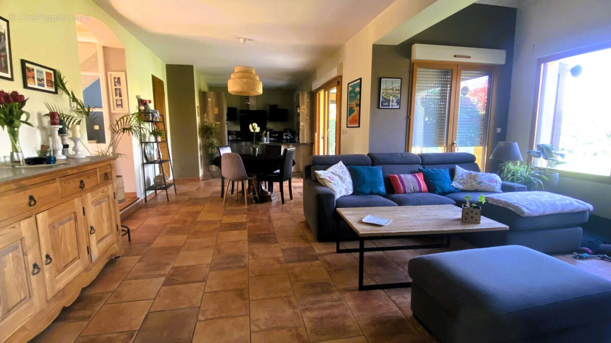 Maison à MORIGNY-CHAMPIGNY