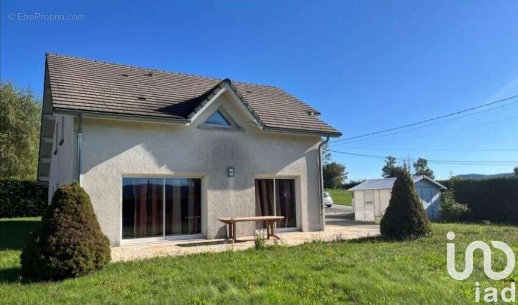 Maison 146 m² à Viry  - photo 2