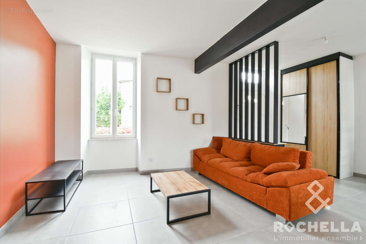 Maison à SAINT-JULIEN-DE-L&#039;ESCAP