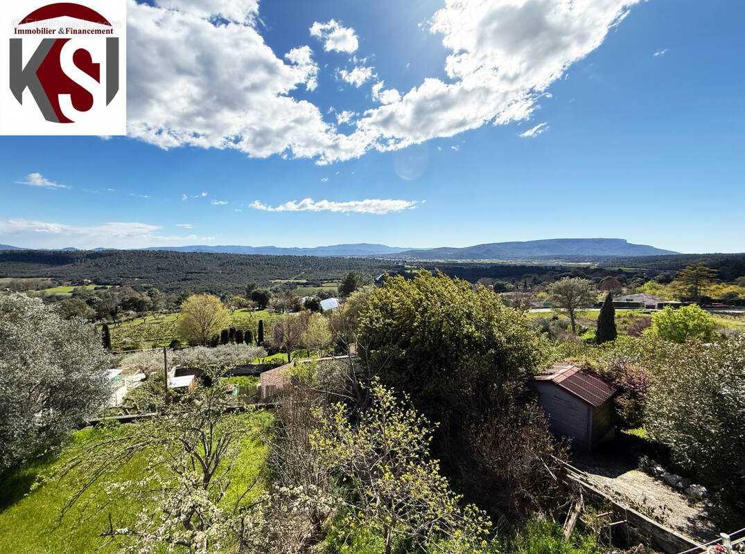 Appartement à SEILLONS-SOURCE-D'ARGENS