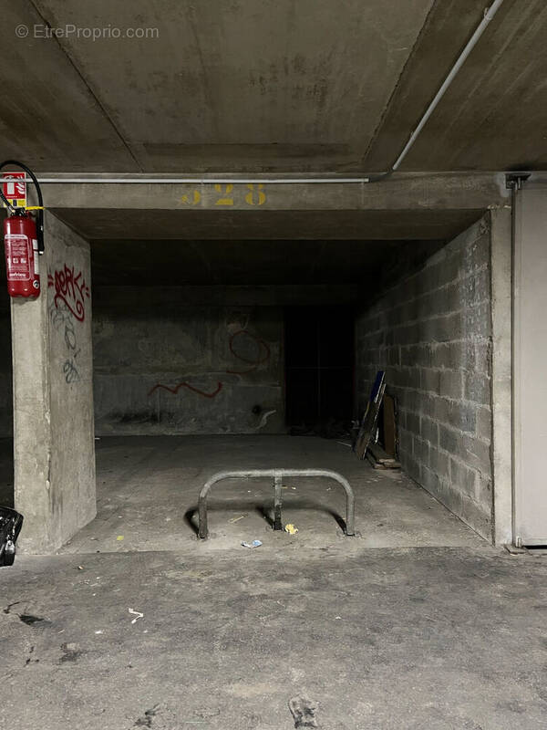 Parking à PARIS-19E