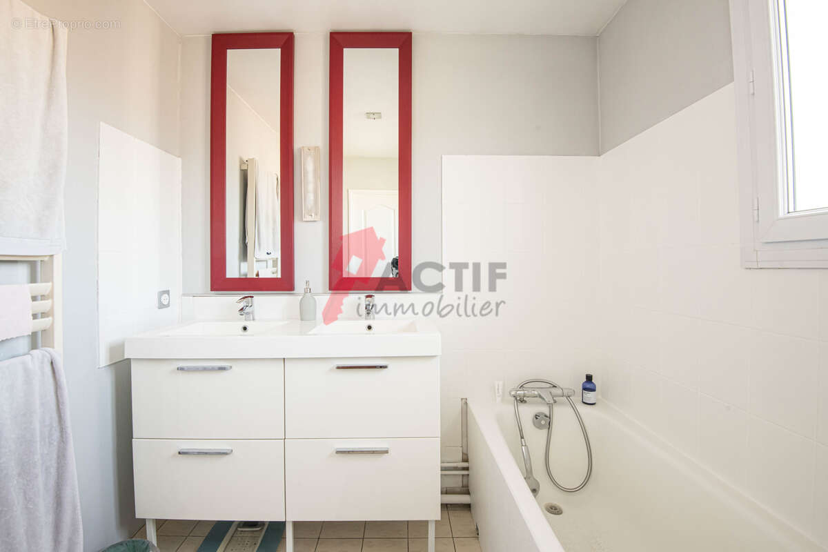 Maison à COURCOURONNES