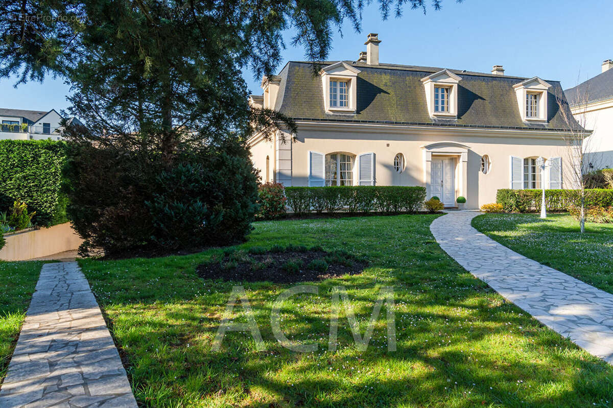 Maison à MAISONS-LAFFITTE