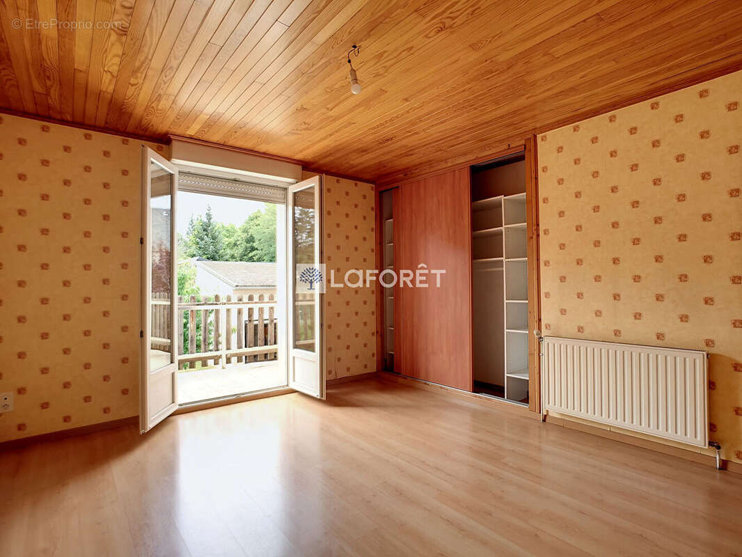 Maison à ALBARET-SAINTE-MARIE