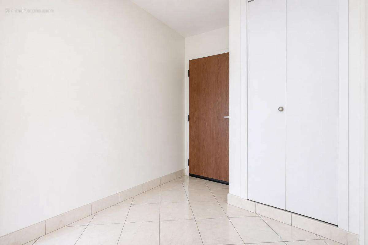 Appartement à LES CLAYES-SOUS-BOIS