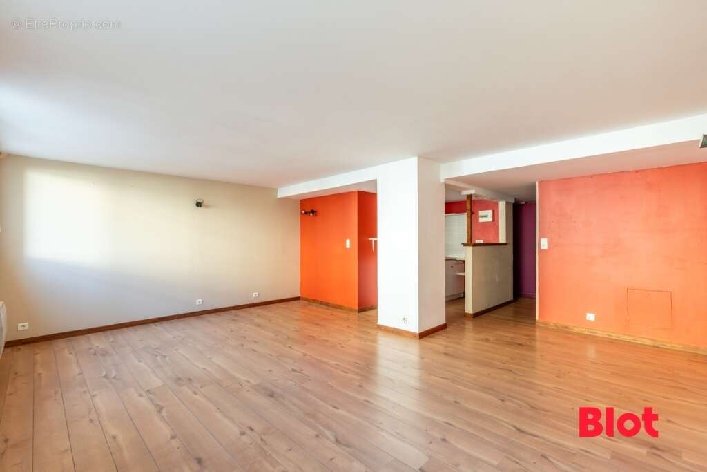 Appartement à FOUGERES