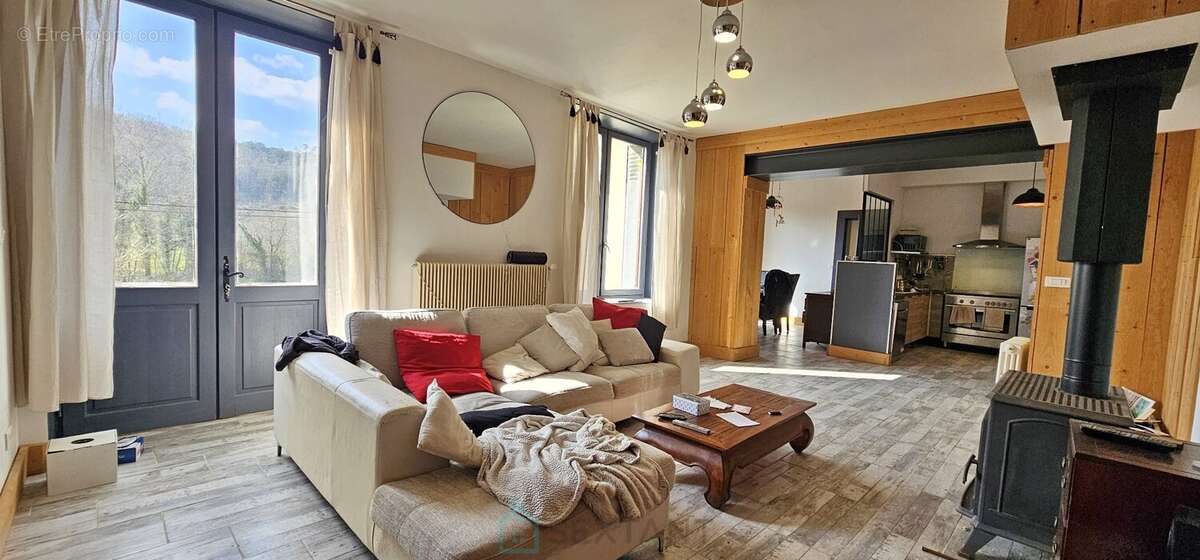 Maison à CARSAC-AILLAC