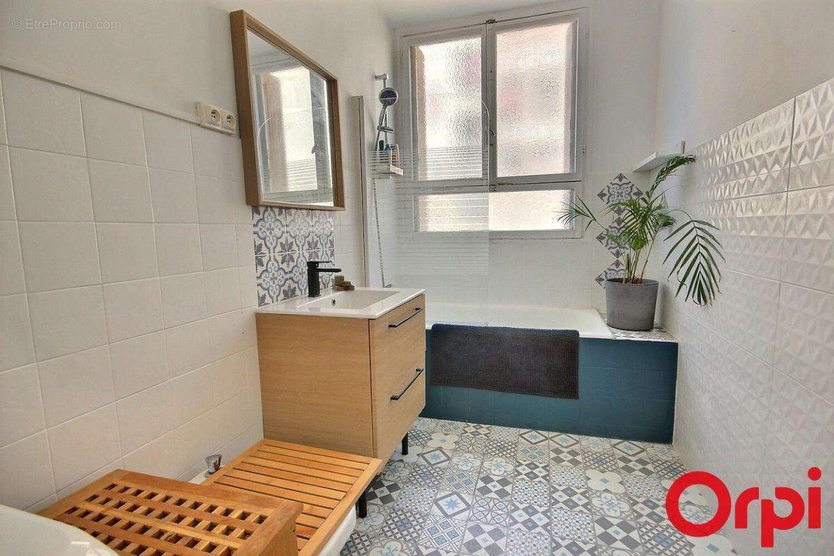 Appartement à MARSEILLE-11E