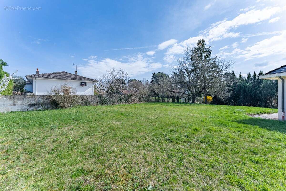 Maison à SAINT-BONNET-DE-MURE