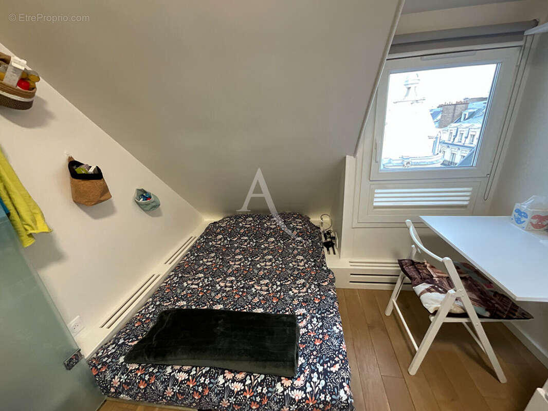 Appartement à PARIS-8E
