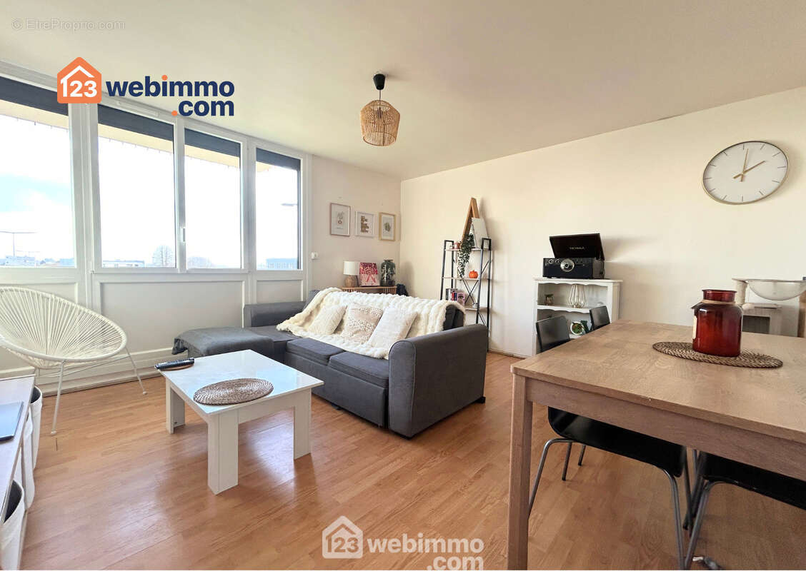 Appartement 67 m² à Lannion  - photo 127