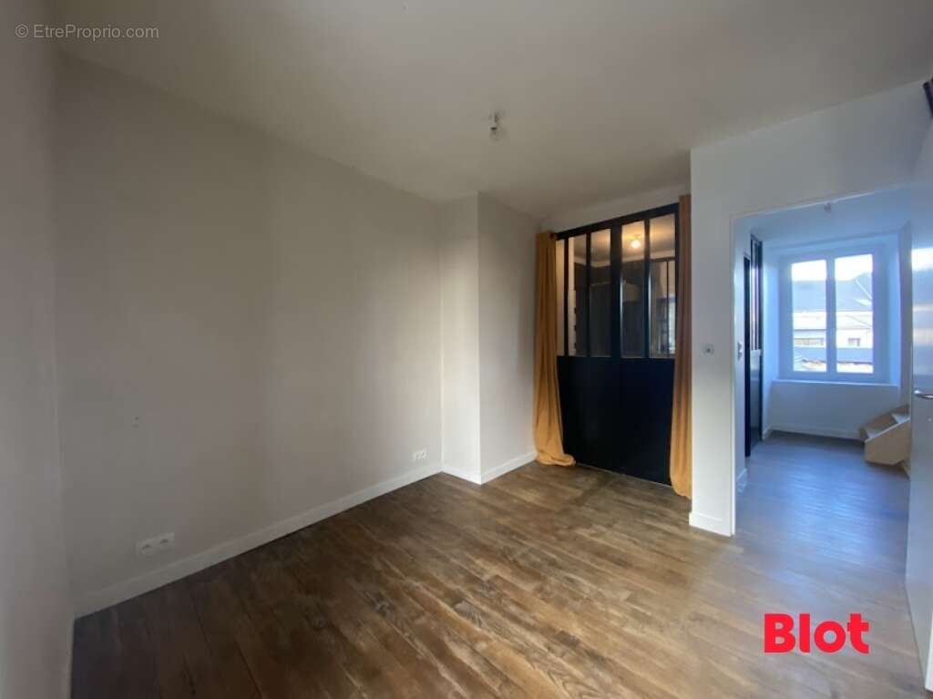 Maison à PIRE-SUR-SEICHE