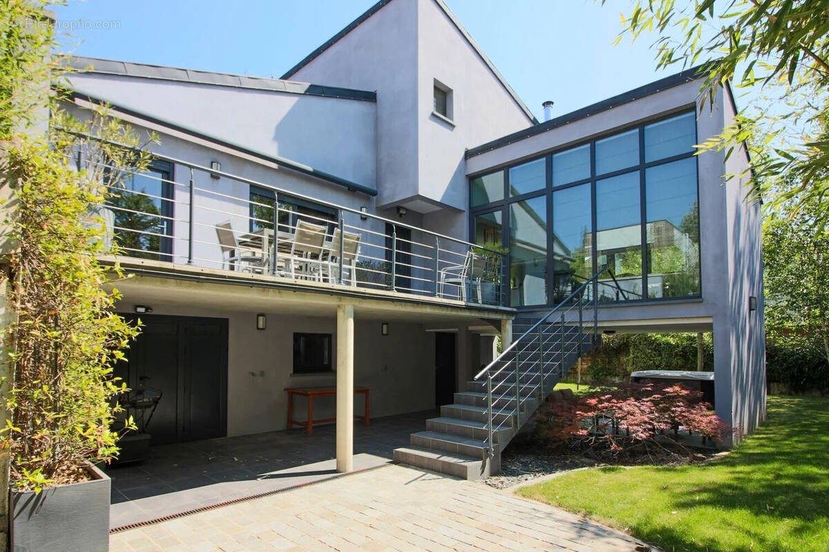 Maison à LE PERREUX-SUR-MARNE