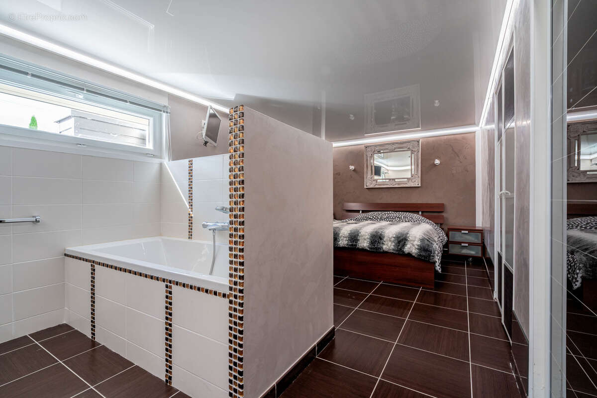 Maison à SAINT-MARTIN-LA-PLAINE