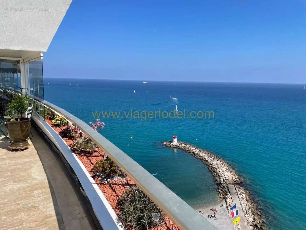 Appartement à VILLENEUVE-LOUBET