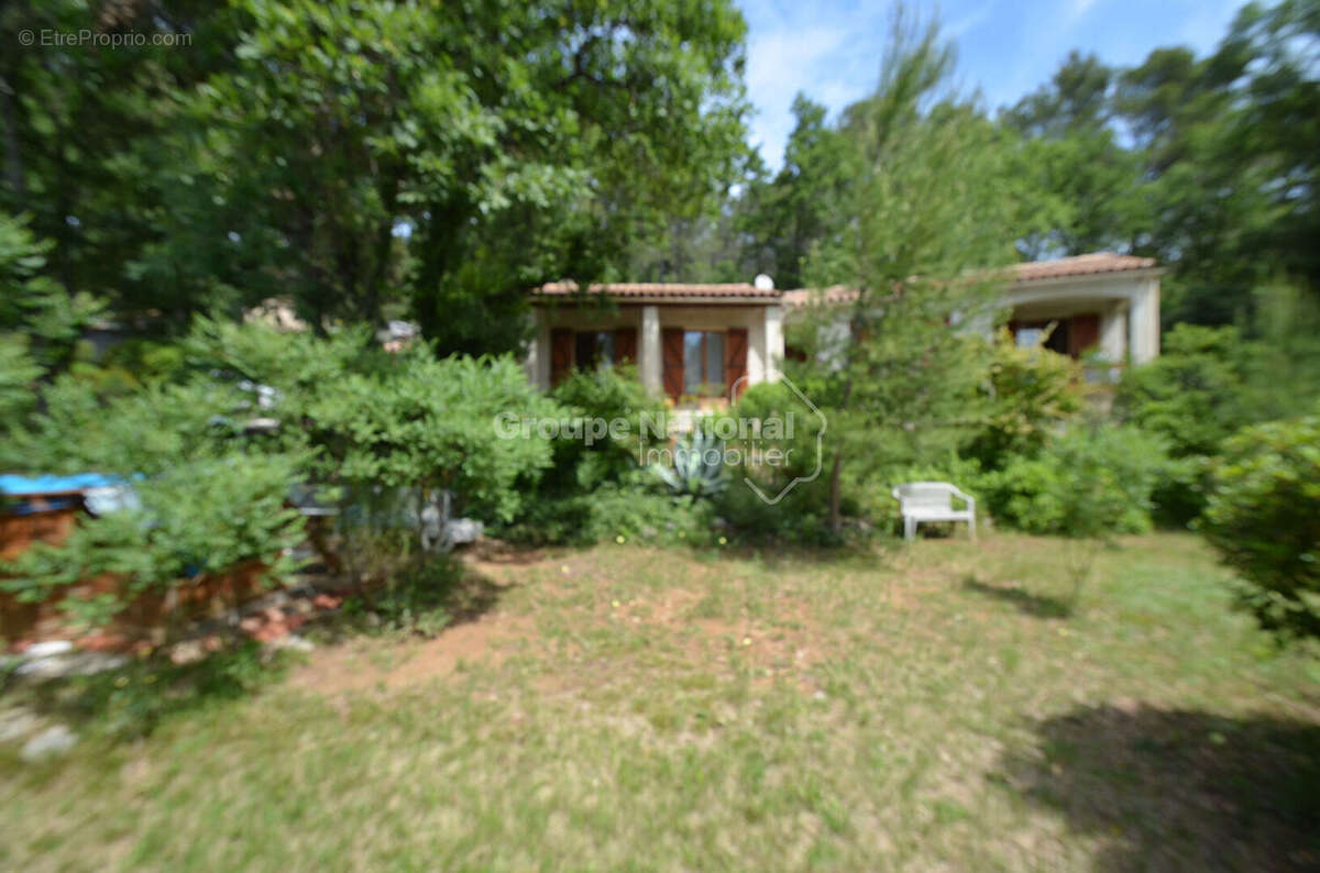 Maison à BESSE-SUR-ISSOLE