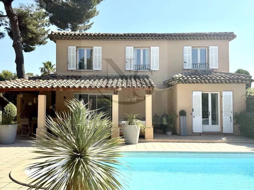 Maison à VELAUX
