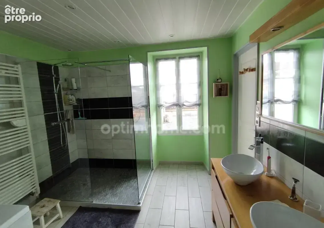Charente, exceptionnelle ! A 10mn de La Rochefoucauld, maison 206 m², pièce de vie 70 m², grange, terrain clos 3602m² - photo 12