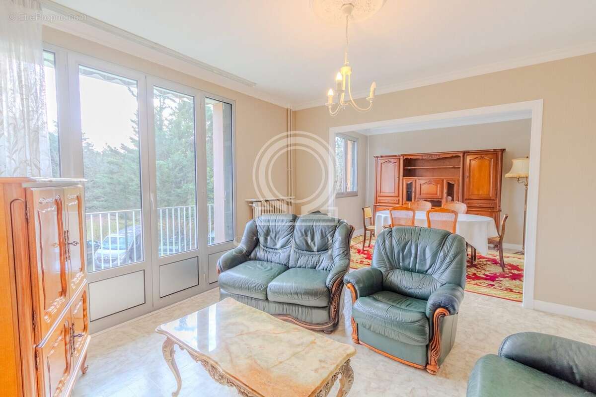 Appartement à LA CELLE-SAINT-CLOUD