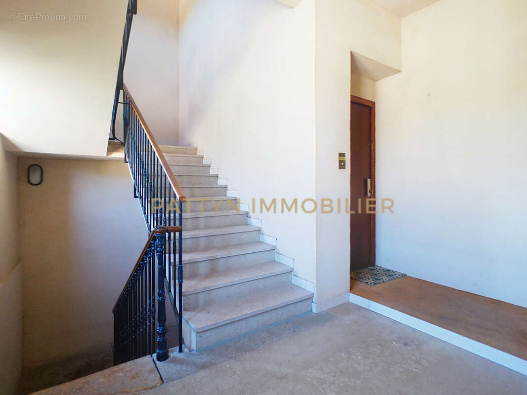 Appartement à NEUVILLE-SUR-SAONE