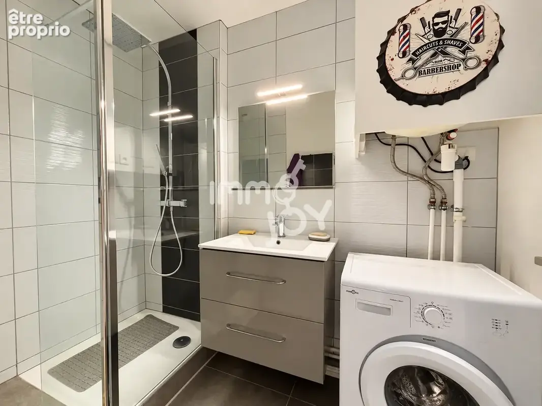 Superbe appartement 2 pièces entièrement rénové et meublé dans résidence avec piscine tennis et gardien - photo 6