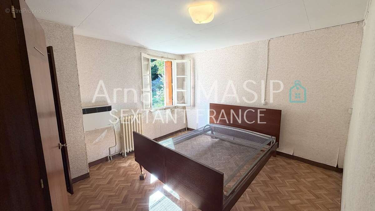 Maison de hameau 4f a renover, 3-ch, jardin, terrasse, grange attenante - photo 8