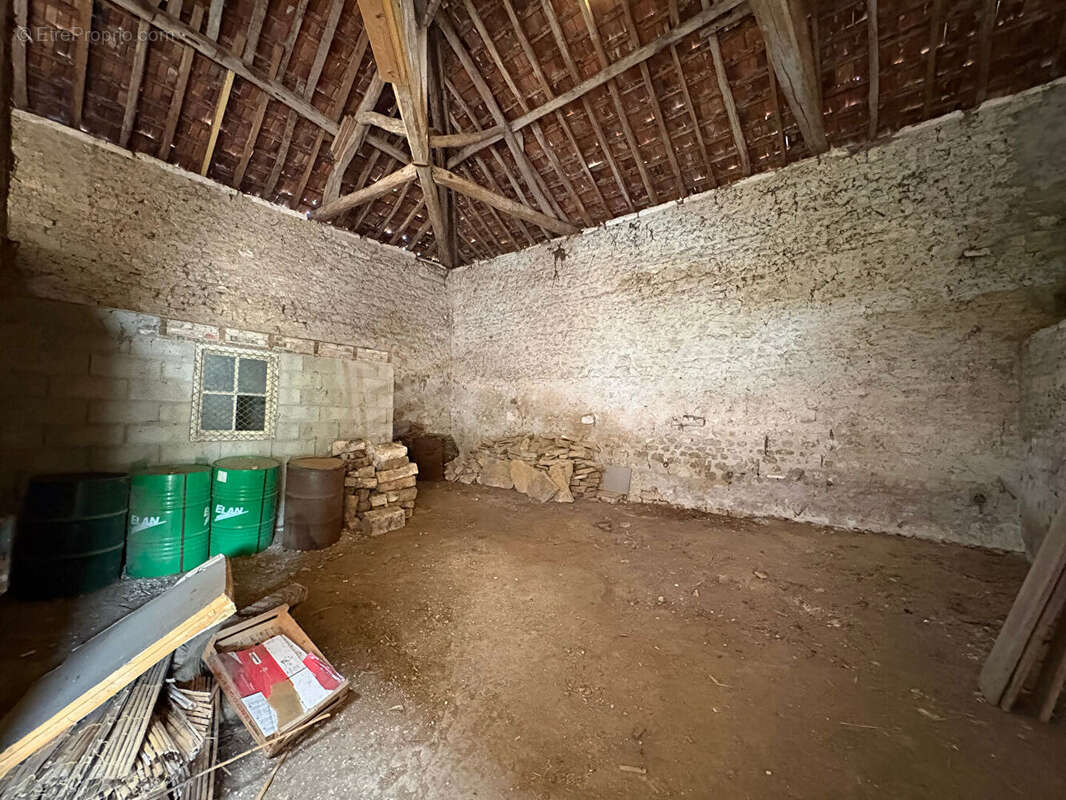 Ancienne ferme à Serrigny - photo 17