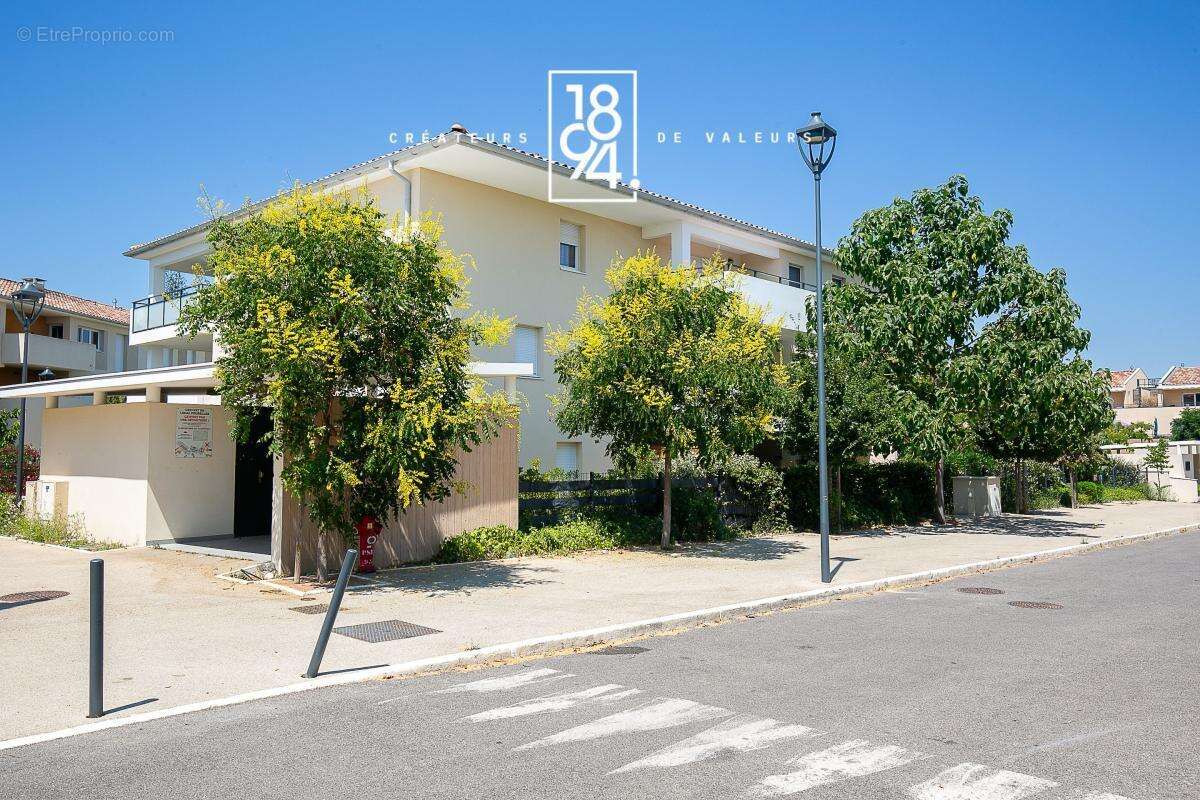 Appartement traversant avec place de stationnement et garage fermé au Puy Ste Réparade - photo 12