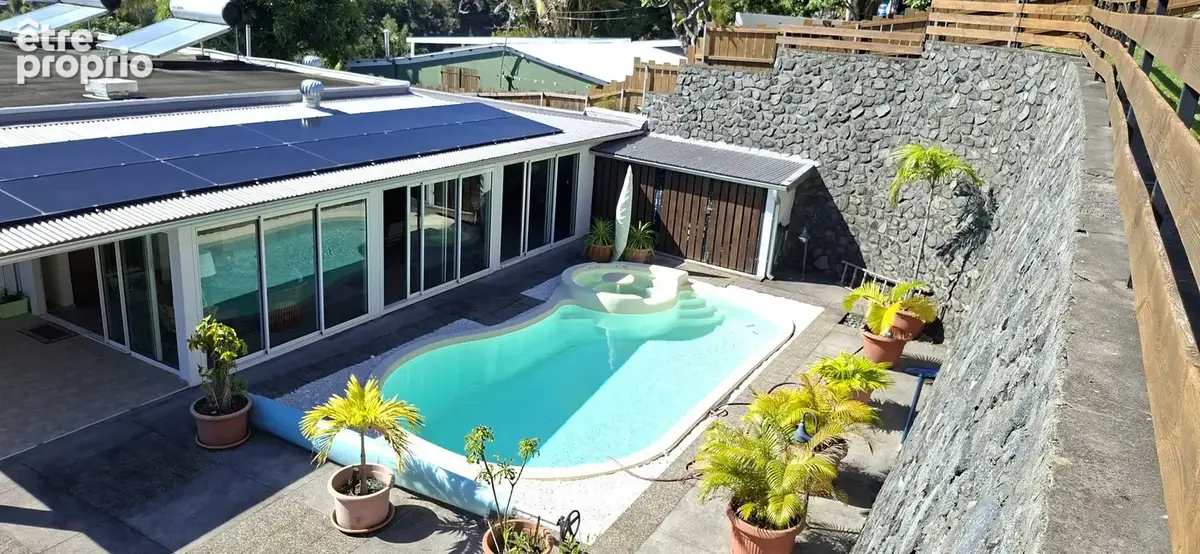 Maison 251 m² à Saint-Denis  - photo 2