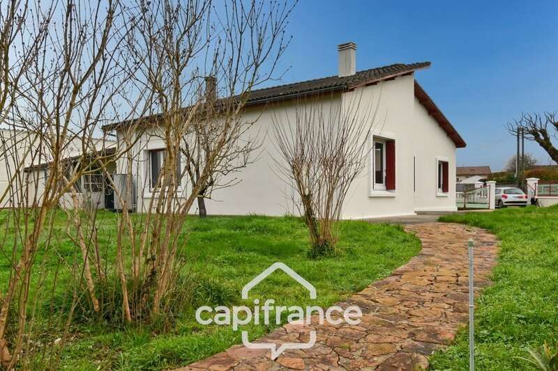 Maison à vendre entièrement rénovée, 6 pièces SAINT JEAN D'ANGELY (17), proche commerces avec jardin et garage - photo 5